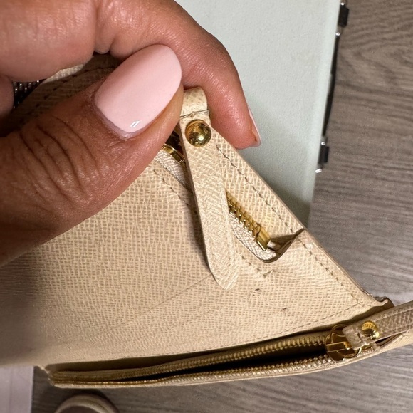 Louis Vuitton Damier Azur Wallet - Picture 4 of 10